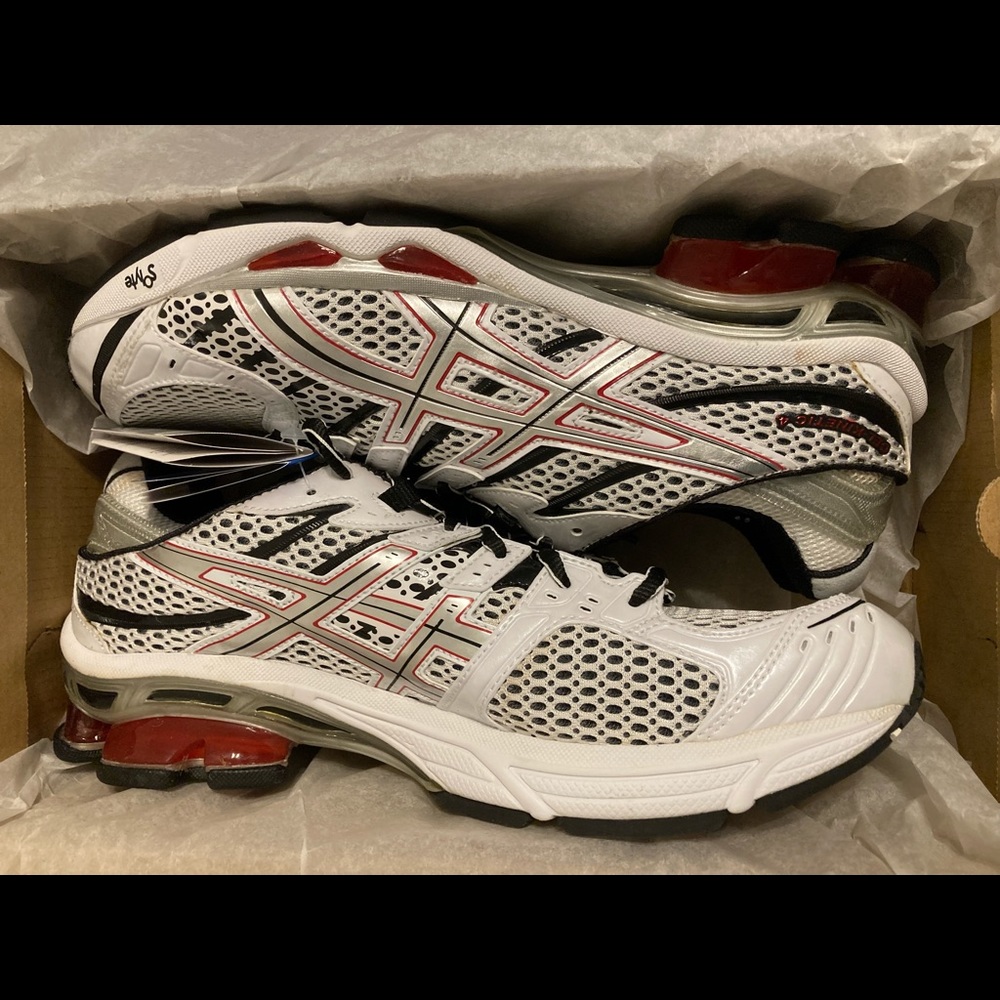 ASICS Gel-Kinetic 4 in size 10